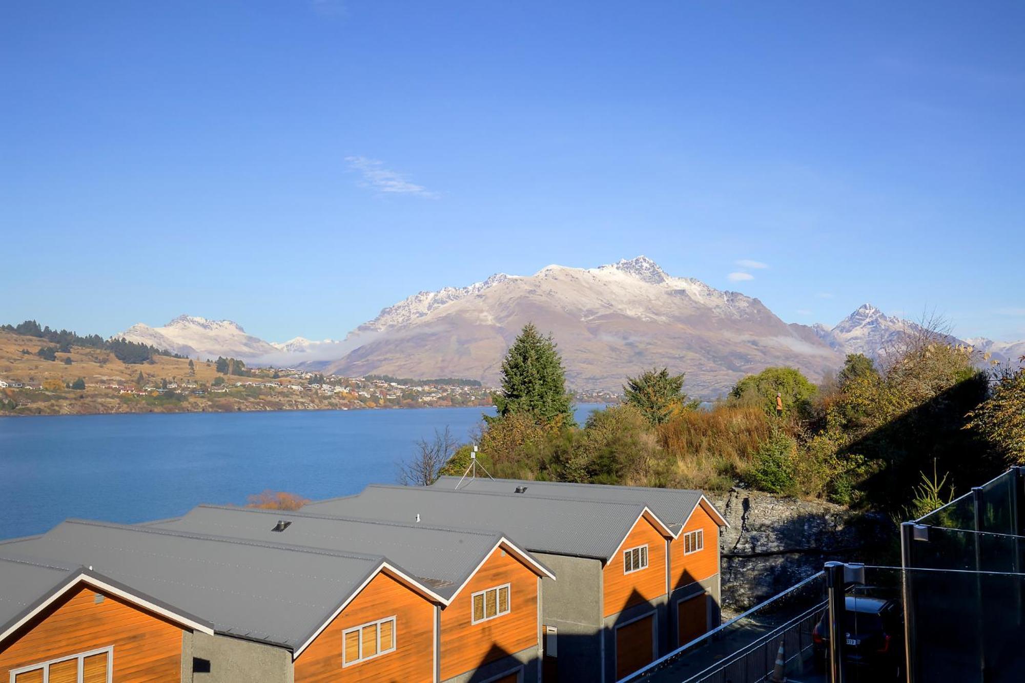 Alpine Vista - Queenstown Holiday Home Exterior photo