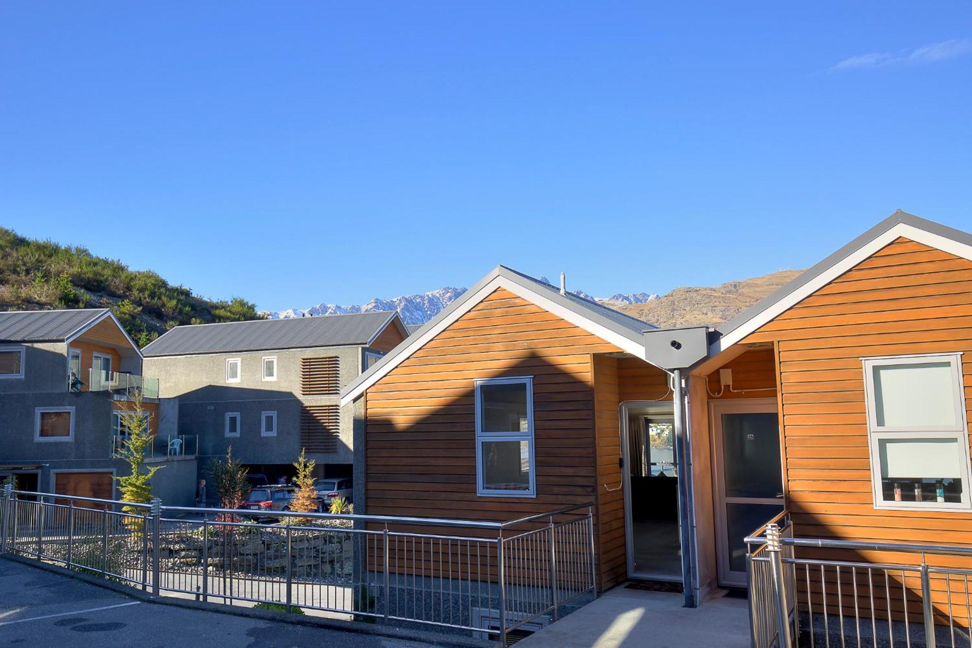 Alpine Vista - Queenstown Holiday Home Exterior photo