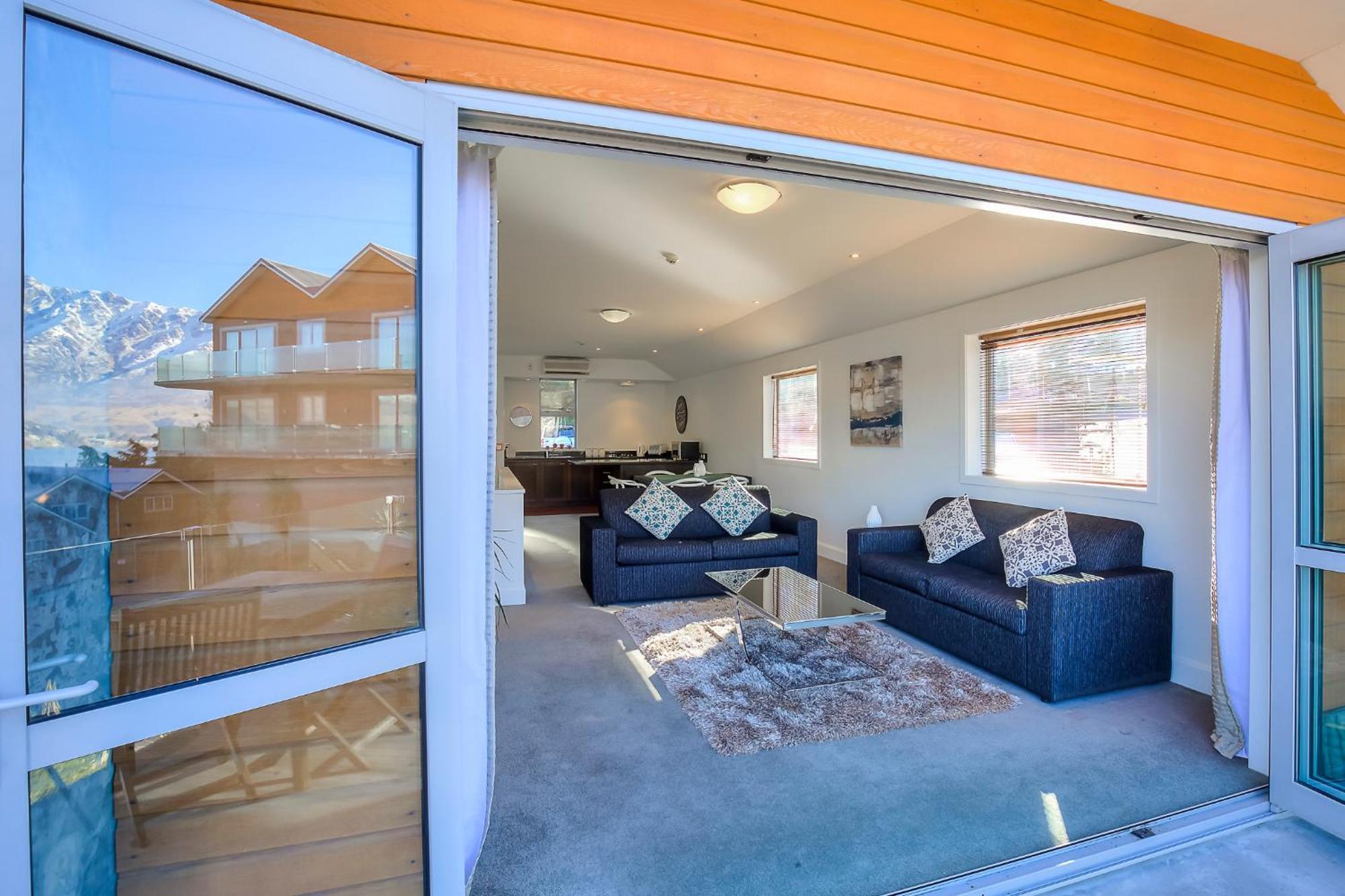 Alpine Vista - Queenstown Holiday Home Exterior photo