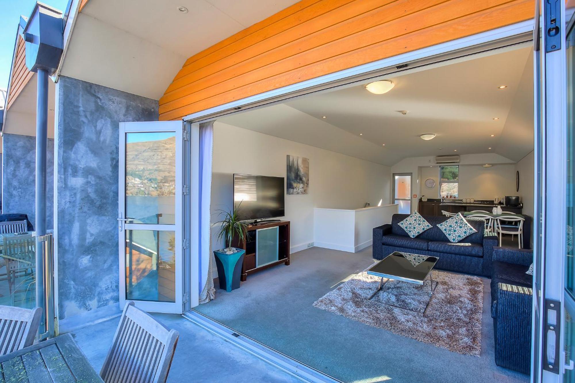 Alpine Vista - Queenstown Holiday Home Exterior photo